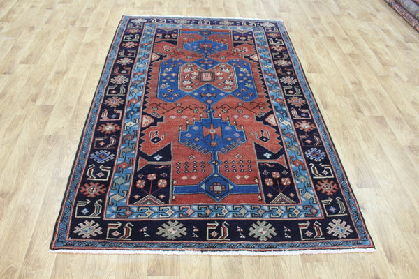 Persian Hamadan Rug 212 × 138 cm – Hand-Knotted Wool Tribal Carpet