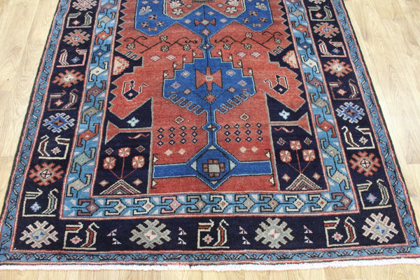 Persian Hamadan Rug 212 × 138 cm – Hand-Knotted Wool Tribal Carpet