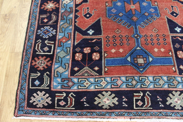 Persian Hamadan Rug 212 × 138 cm – Hand-Knotted Wool Tribal Carpet