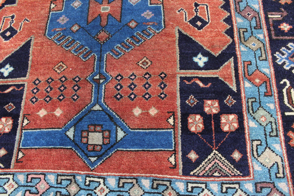 Persian Hamadan Rug 212 × 138 cm – Hand-Knotted Wool Tribal Carpet