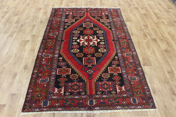 VINTAGE HANDMADE PERSIAN HAMEDAN RUG, VERY HARD WEARING 205 X 133 CM