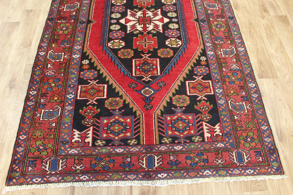 VINTAGE HANDMADE PERSIAN HAMEDAN RUG, VERY HARD WEARING 205 X 133 CM
