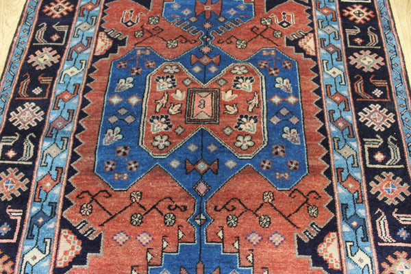 Persian Hamadan Rug 212 × 138 cm – Hand-Knotted Wool Tribal Carpet