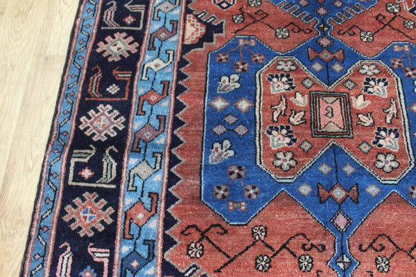 Persian Hamadan Rug 212 × 138 cm – Hand-Knotted Wool Tribal Carpet