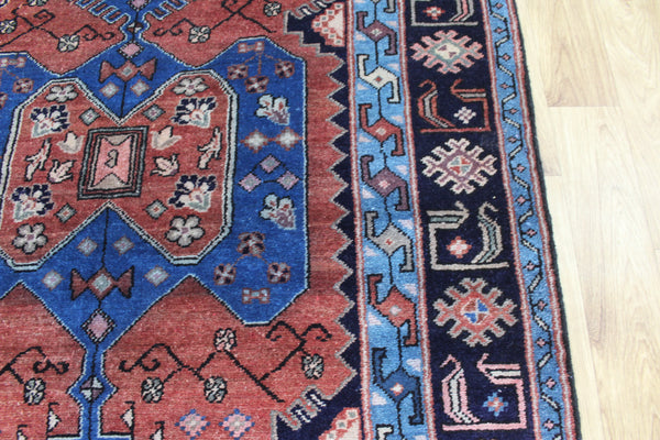 Persian Hamadan Rug 212 × 138 cm – Hand-Knotted Wool Tribal Carpet