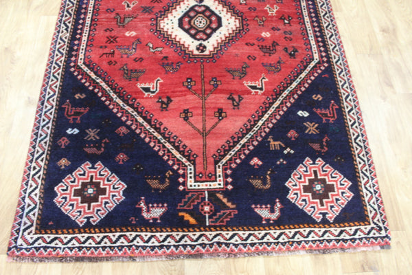 Persian Qashqai Shiraz Rug 190 × 124 cm – Hand-Knotted Wool Tribal Carpet