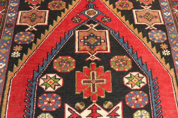 VINTAGE HANDMADE PERSIAN HAMEDAN RUG, VERY HARD WEARING 205 X 133 CM