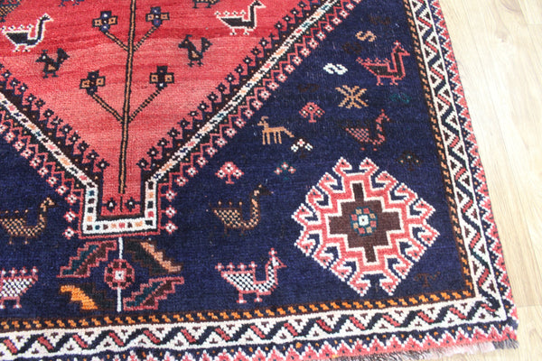 Persian Qashqai Shiraz Rug 190 × 124 cm – Hand-Knotted Wool Tribal Carpet
