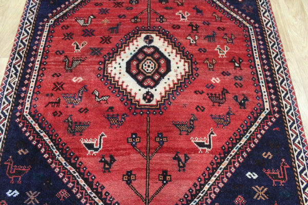 Persian Qashqai Shiraz Rug 190 × 124 cm – Hand-Knotted Wool Tribal Carpet