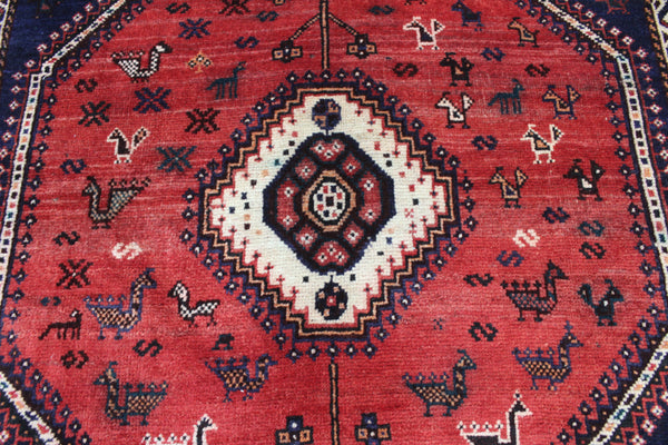 Persian Qashqai Shiraz Rug 190 × 124 cm – Hand-Knotted Wool Tribal Carpet