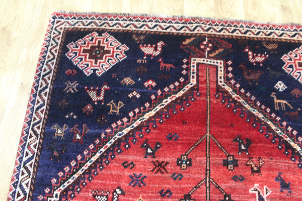 Persian Qashqai Shiraz Rug 190 × 124 cm – Hand-Knotted Wool Tribal Carpet
