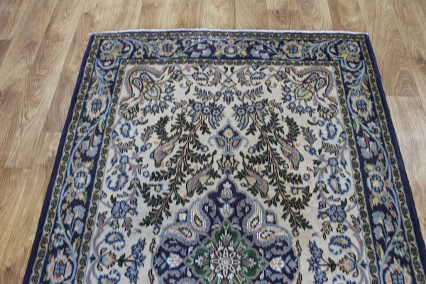 Persian Shahreza Garden Rug Wool & Silk Rug 160 × 107 cm – Hand-Knotted Isfahan Region Carpet