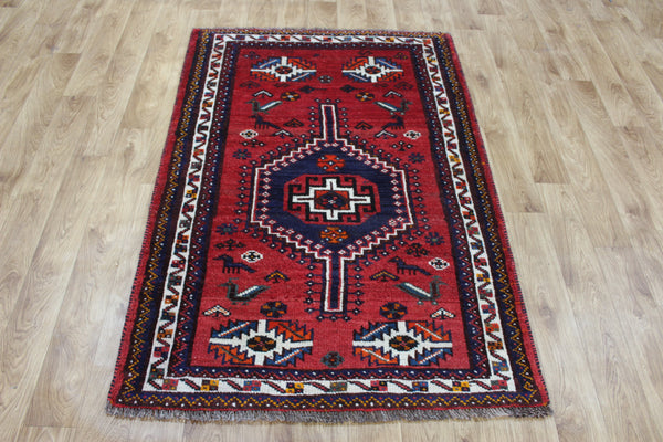 Persian Hamadan Rug 209 × 130 cm – Hand-Knotted Animal &amp; Bird Design