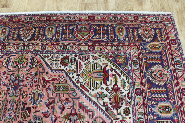 Vintage Persian Tabriz Carpet 292 × 193 cm – Hand-Knotted Wool Rug