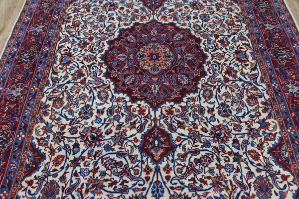 Persian Sarouk Carpet 286 × 190 cm – Hand-Knotted Wool Rug