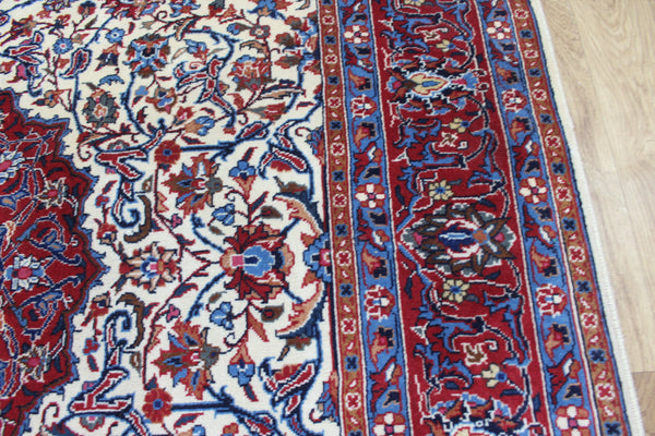 Persian Sarouk Carpet 286 × 190 cm – Hand-Knotted Wool Rug