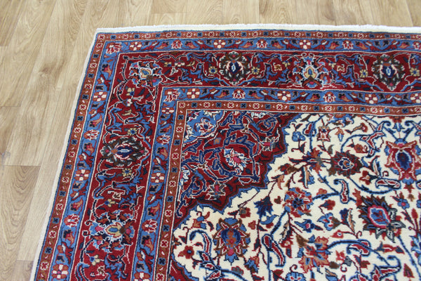 Persian Sarouk Carpet 286 × 190 cm – Hand-Knotted Wool Rug