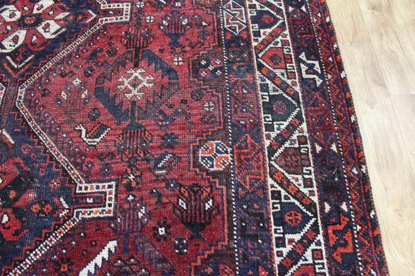 Vintage Persian Shiraz Qashqai Rug 283 × 196 cm – Hand-Knotted Wool Tribal Carpet