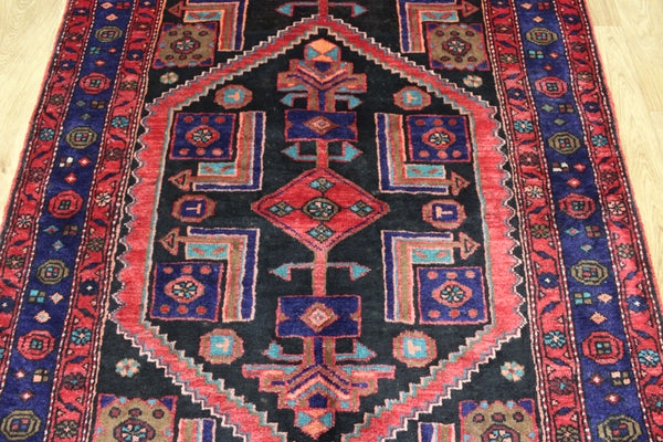 VINTAGE PERSIAN HAMEDAN RUG, VERY HARD WEARING 210 X 133 CM