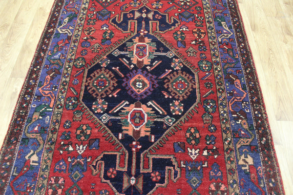 Persian Hamadan Wool Rug 256 × 123 cm – Hand-Knotted Tribal Carpet