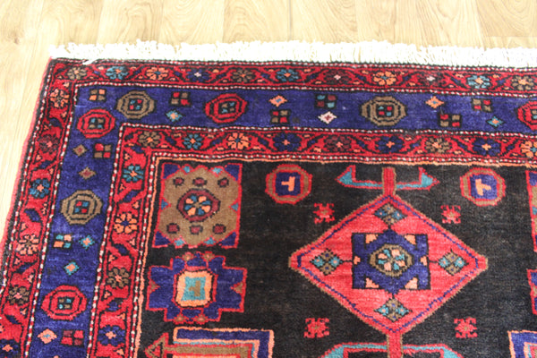 VINTAGE PERSIAN HAMEDAN RUG, VERY HARD WEARING 210 X 133 CM