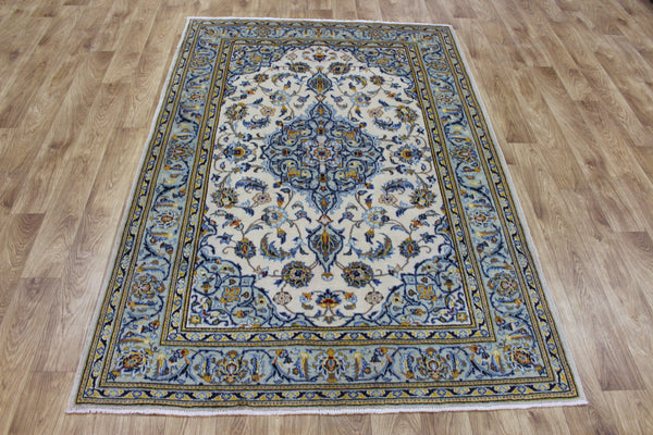 Vintage Persian Kashan Rug 193 × 132 cm – Fine Hand-Knotted Wool Carpet