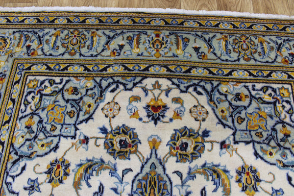 Vintage Persian Kashan Rug 193 × 132 cm – Fine Hand-Knotted Wool Carpet