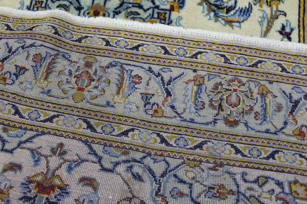 Persian Kashan Fine Wool Rug 193 × 132 cm – Hand-Knotted Floral Carpet