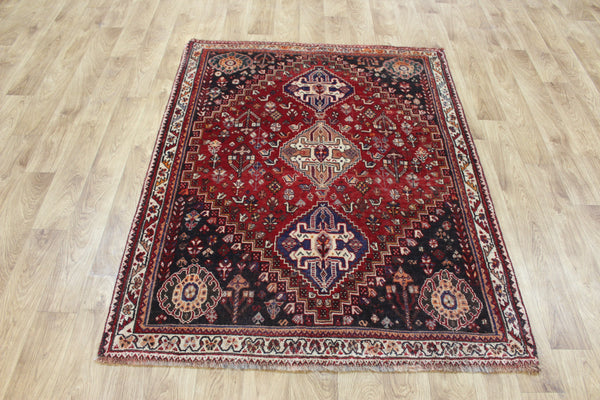 Vintage Persian Shiraz Qashqai Rug 157 × 123 cm – Fine Hand-Knotted Wool Tribal Rug