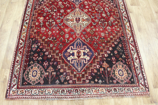 Vintage Persian Shiraz Qashqai Rug 157 × 123 cm – Fine Hand-Knotted Wool Tribal Rug