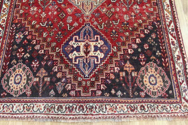 Vintage Persian Shiraz Qashqai Rug 157 × 123 cm – Fine Hand-Knotted Wool Tribal Rug