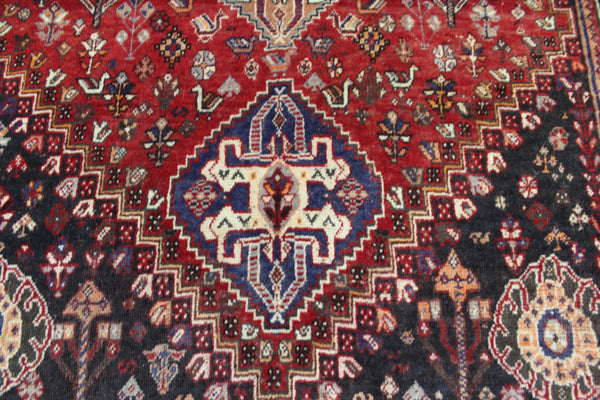 Vintage Persian Shiraz Qashqai Rug 157 × 123 cm – Fine Hand-Knotted Wool Tribal Rug