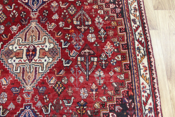 Vintage Persian Shiraz Qashqai Rug 157 × 123 cm – Fine Hand-Knotted Wool Tribal Rug
