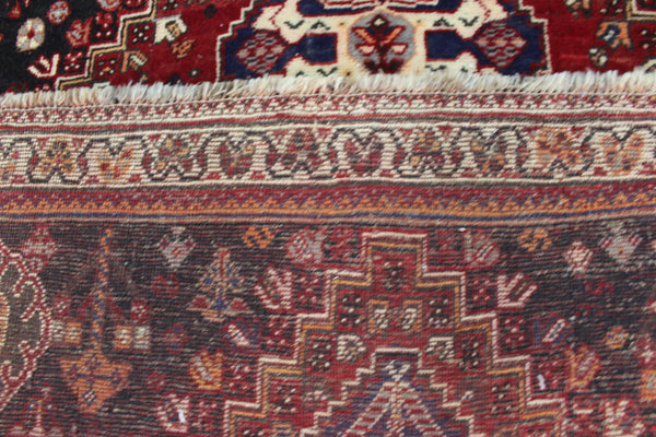 Vintage Persian Shiraz Qashqai Rug 157 × 123 cm – Fine Hand-Knotted Wool Tribal Rug