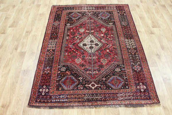 Antique Persian Qashqai Rug 160 × 121 cm – Hand-Knotted Wool Tribal Carpet