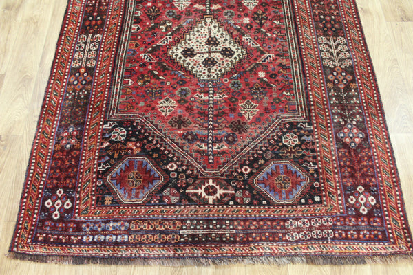 Antique Persian Qashqai Rug 160 × 121 cm – Hand-Knotted Wool Tribal Carpet