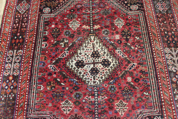 Antique Persian Qashqai Rug 160 × 121 cm – Hand-Knotted Wool Tribal Carpet