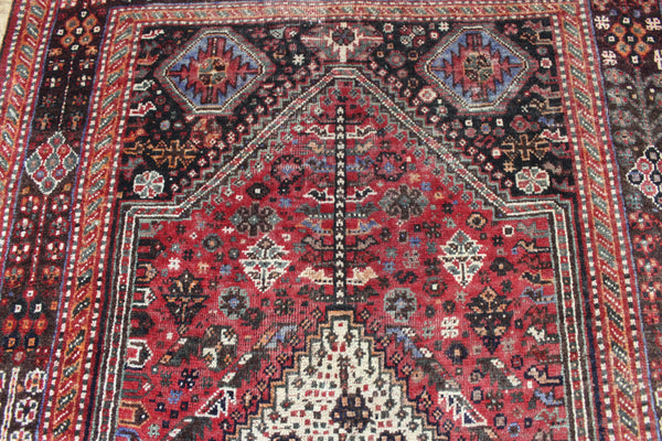 Antique Persian Qashqai Rug 160 × 121 cm – Hand-Knotted Wool Tribal Carpet