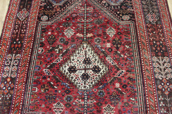 Antique Persian Qashqai Rug 160 × 121 cm – Hand-Knotted Wool Tribal Carpet