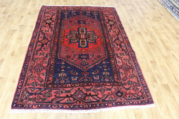 VINTAGE NORTH PERSIAN HAMADAN RUG, VERY HARD WEARING 205 X 138 CM