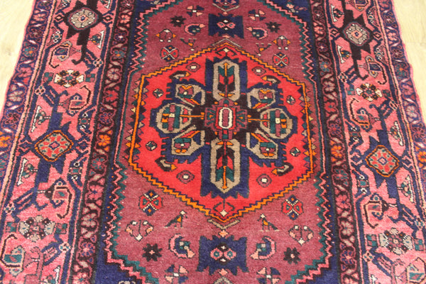 VINTAGE NORTH PERSIAN HAMADAN RUG, VERY HARD WEARING 205 X 138 CM