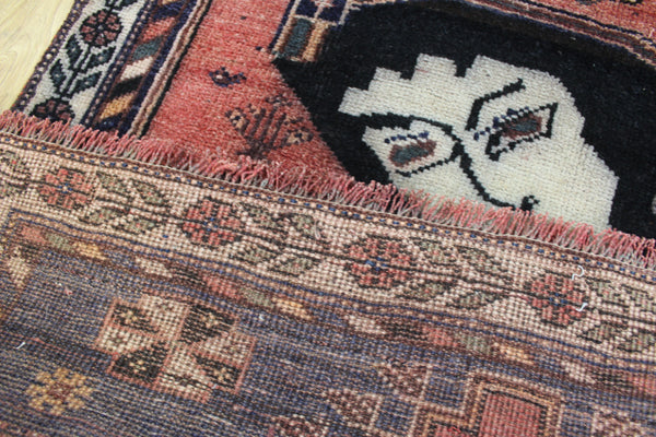 Vintage Persian Qashqai Shiraz Tribal Portrait Rug 180 × 111 cm – Hand-Knotted Wool