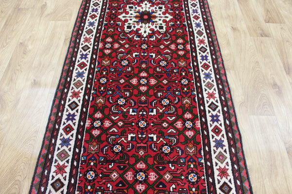 Persian Hamadan Runner 305 × 78 cm – Hand-Knotted Wool Herati Design Rug