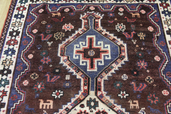Vintage Persian Qashqai Shiraz Rug 200 × 140 cm – Brown Field Triple Medallion Tribal Design
