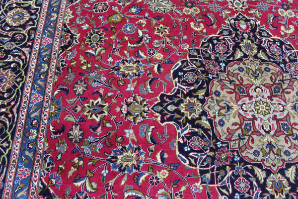 Large Persian Mashhad Carpet 394 × 296 cm – Hand-Knotted Wool Medallion Rug
