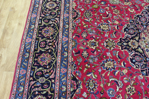 Large Persian Mashhad Carpet 394 × 296 cm – Hand-Knotted Wool Medallion Rug