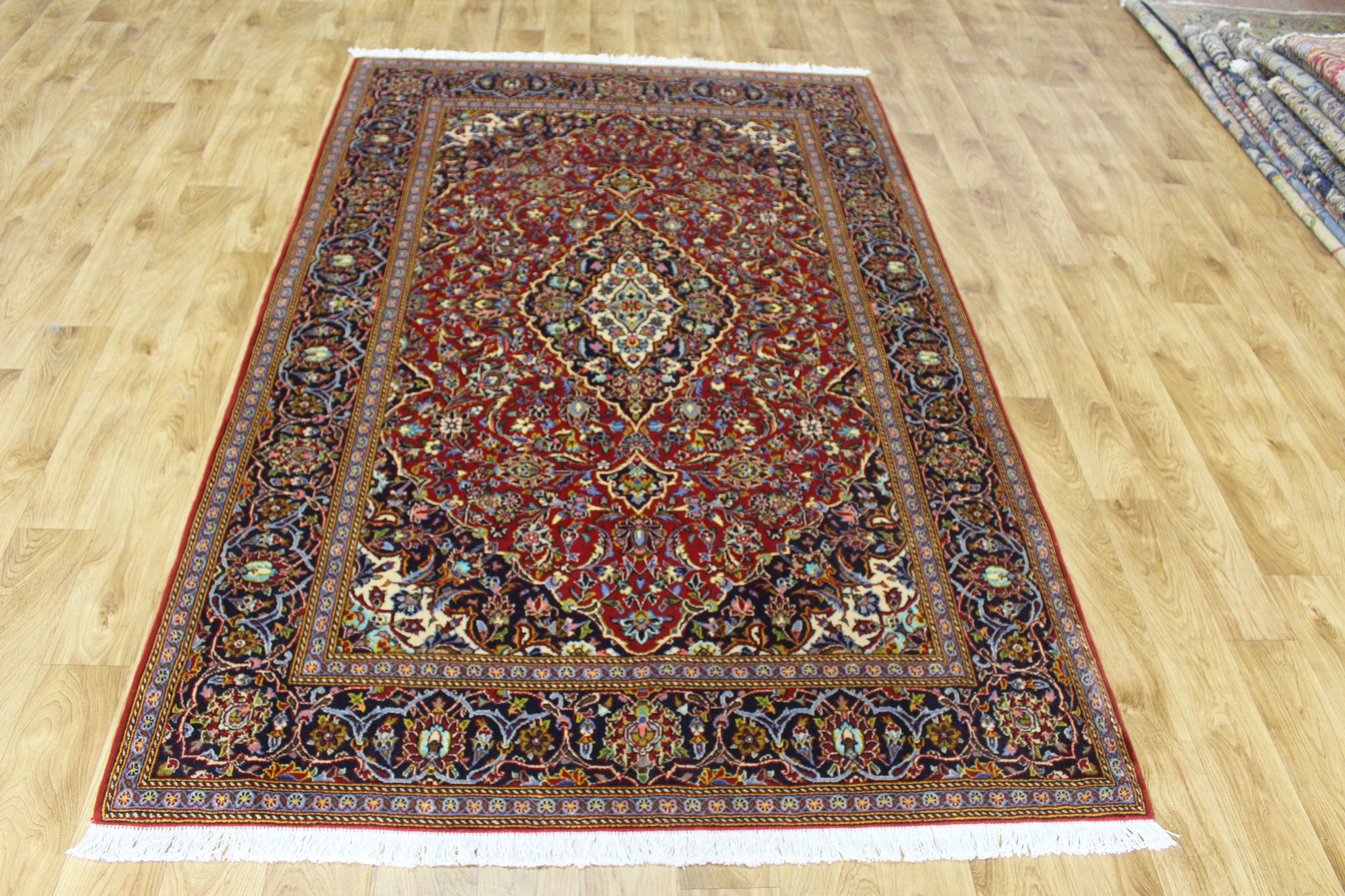 FINE PERSIAN KASHAN RUG WOOL AND SILK 218 X 142 CM