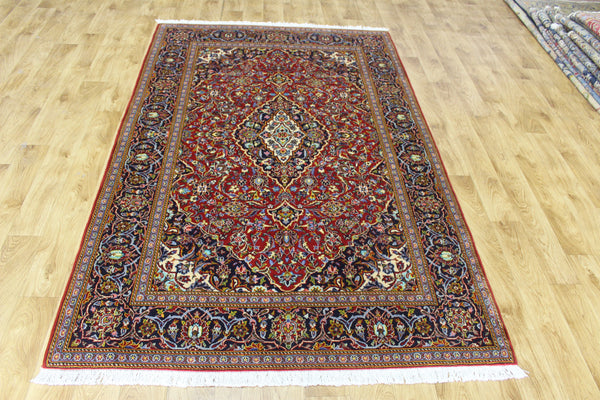 FINE PERSIAN KASHAN RUG WOOL AND SILK 218 X 142 CM