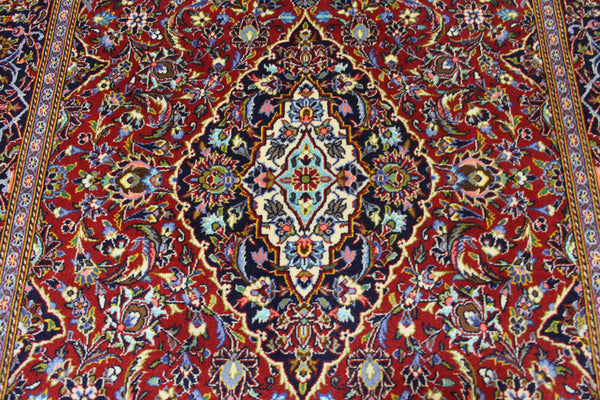 FINE PERSIAN KASHAN RUG WOOL AND SILK 218 X 142 CM