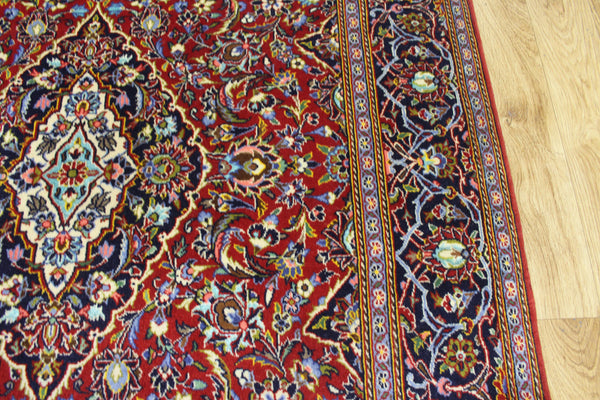 FINE PERSIAN KASHAN RUG WOOL AND SILK 218 X 142 CM